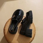 Damen komfortable Loafers mit glänzendem Finish und robuster Sohle R&B