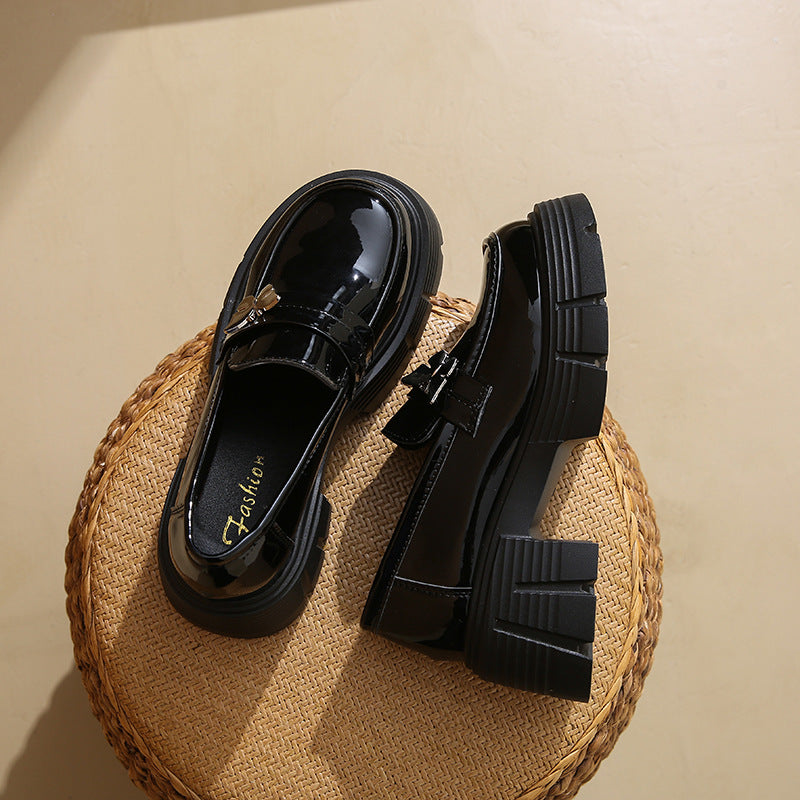 Damen komfortable Loafers mit glänzendem Finish und robuster Sohle R&B