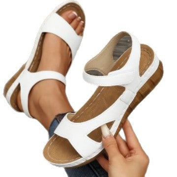 Damen Komfortable Wedge-Sandalen mit floralen Akzenten R&B