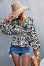 Damen Oversize Bluse mit ZR&Bra-Print und taillierter Raffung R&B