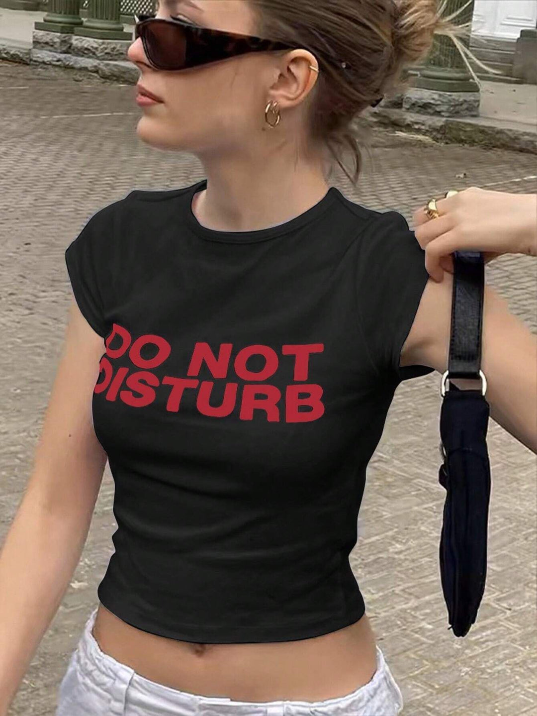 Damen Crop-T-Shirt mit auffälligem Grafiken-Design und frechem Statementdruck R&B