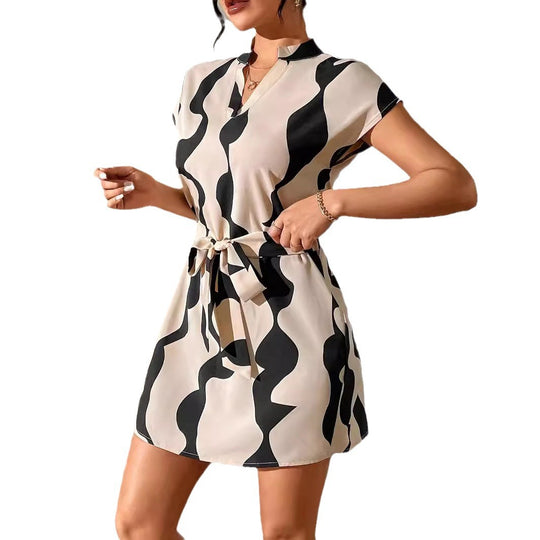 Damen kurzes, modisches Kleid mit geformtem Schnitt R&B