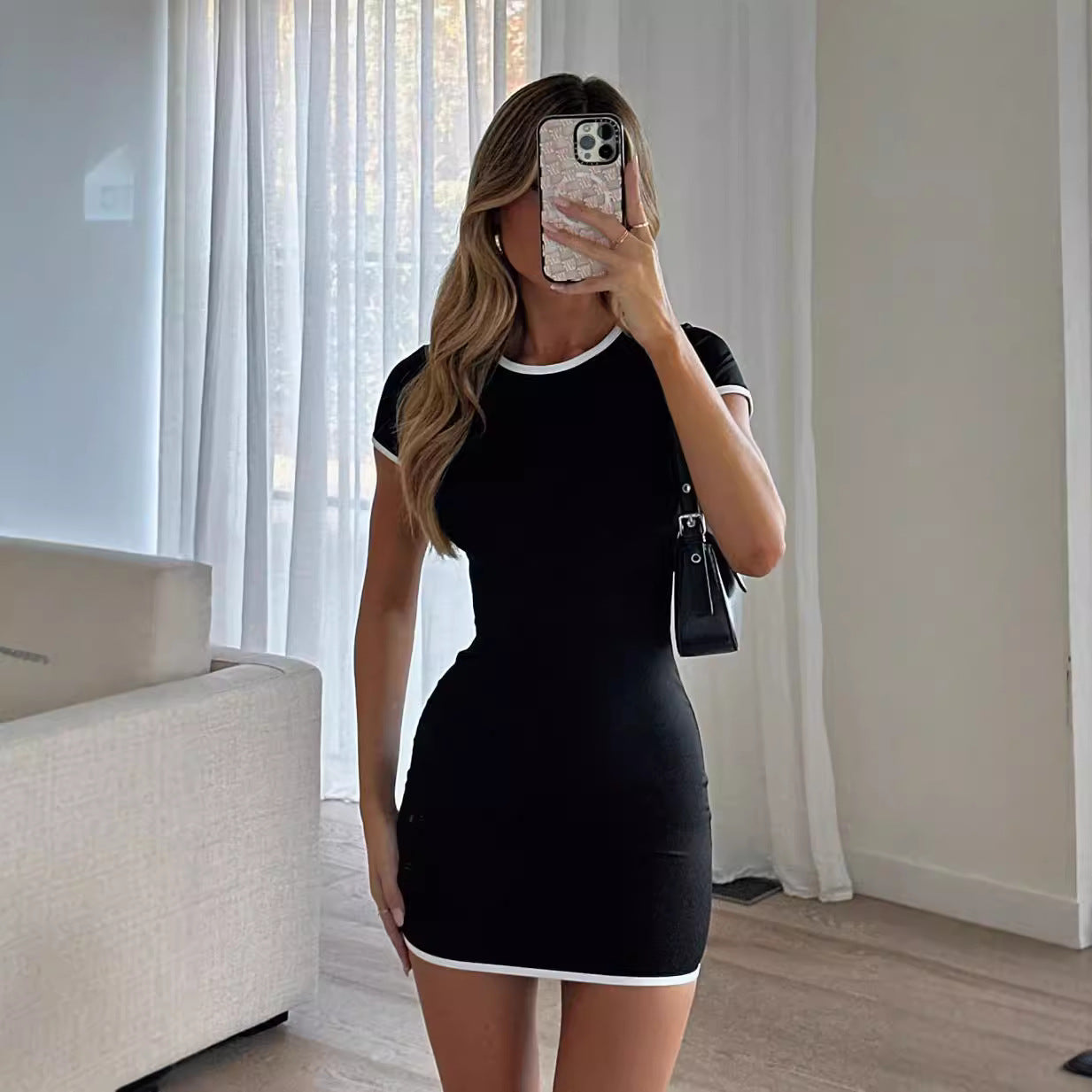 Damen figurbetontes Minikleid mit kontrastierenden Bändchen R&B