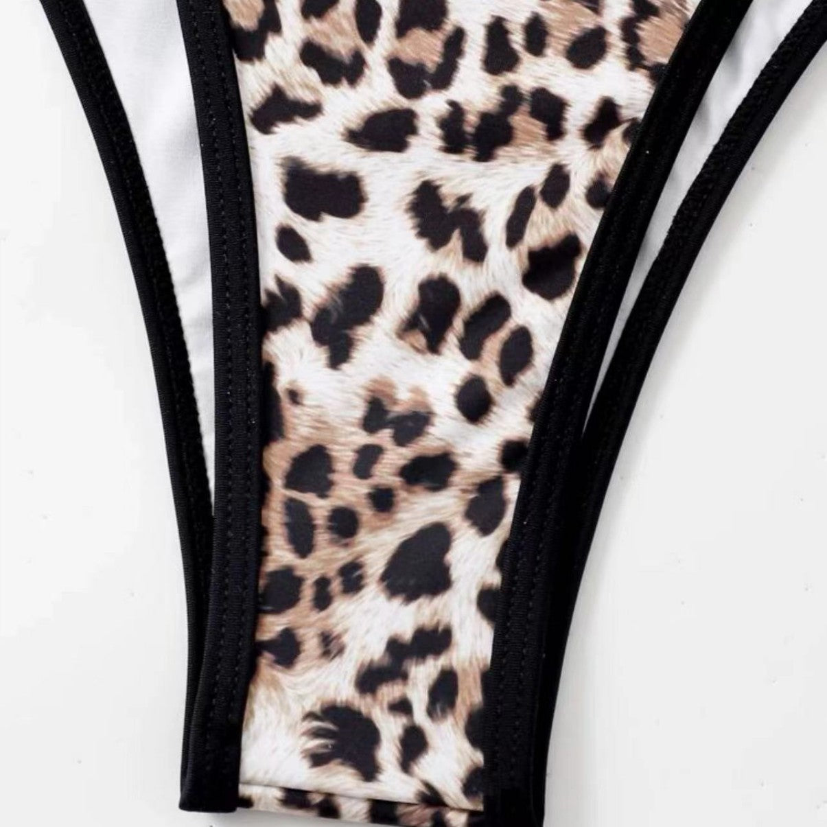 Damen Triangel-Bikini mit aufregendem Animal-Print und raffinierter Schnürung R&B