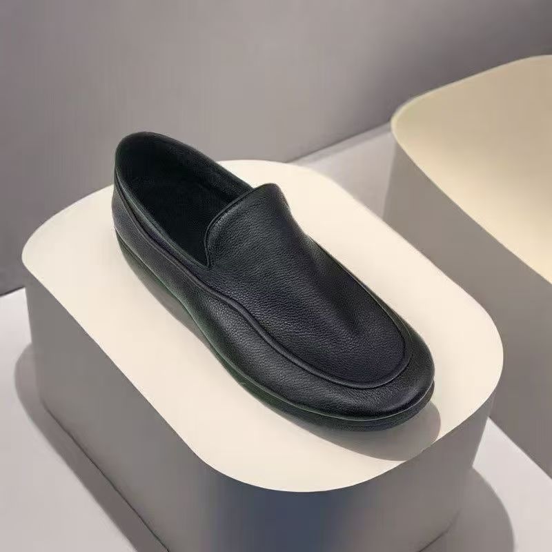 Damen Elegante Ledermokassins mit rutschfester Sohle und modischem Design R&B