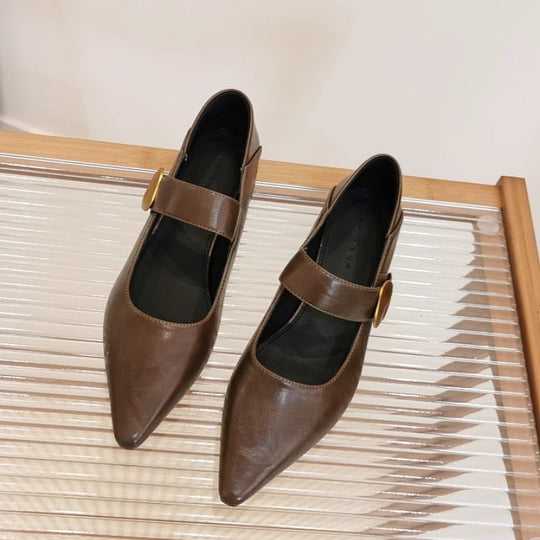 Damen elegante Pumps mit zierlichen Riemen und geschmackvoller Schließe R&B