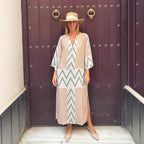 Damen Lässiges Maxikleid mit modernem Grafikdruck und seitlichen Schlitzen R&B