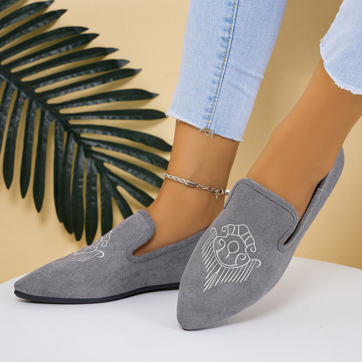 Damen Witzige Mokassins mit elegantem Lochmuster und modischem Detail R&B