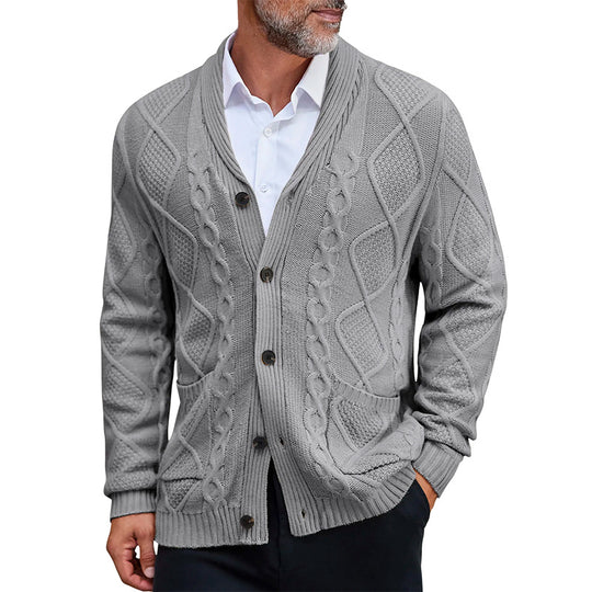 Herren Grobstrickjacke mit elegantem Zopfmuster und praktischen Taschen R&B