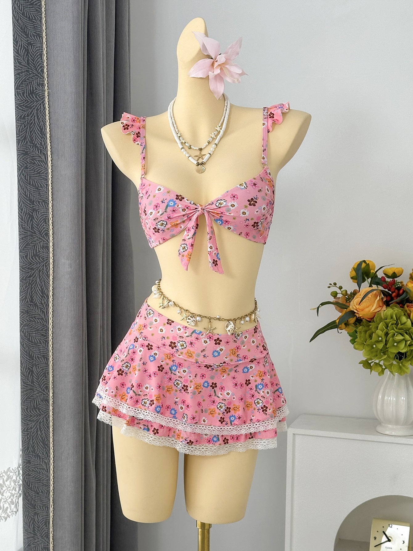 Damen Bikini-Set mit verspieltem Wickelrock und floralem Design R&B