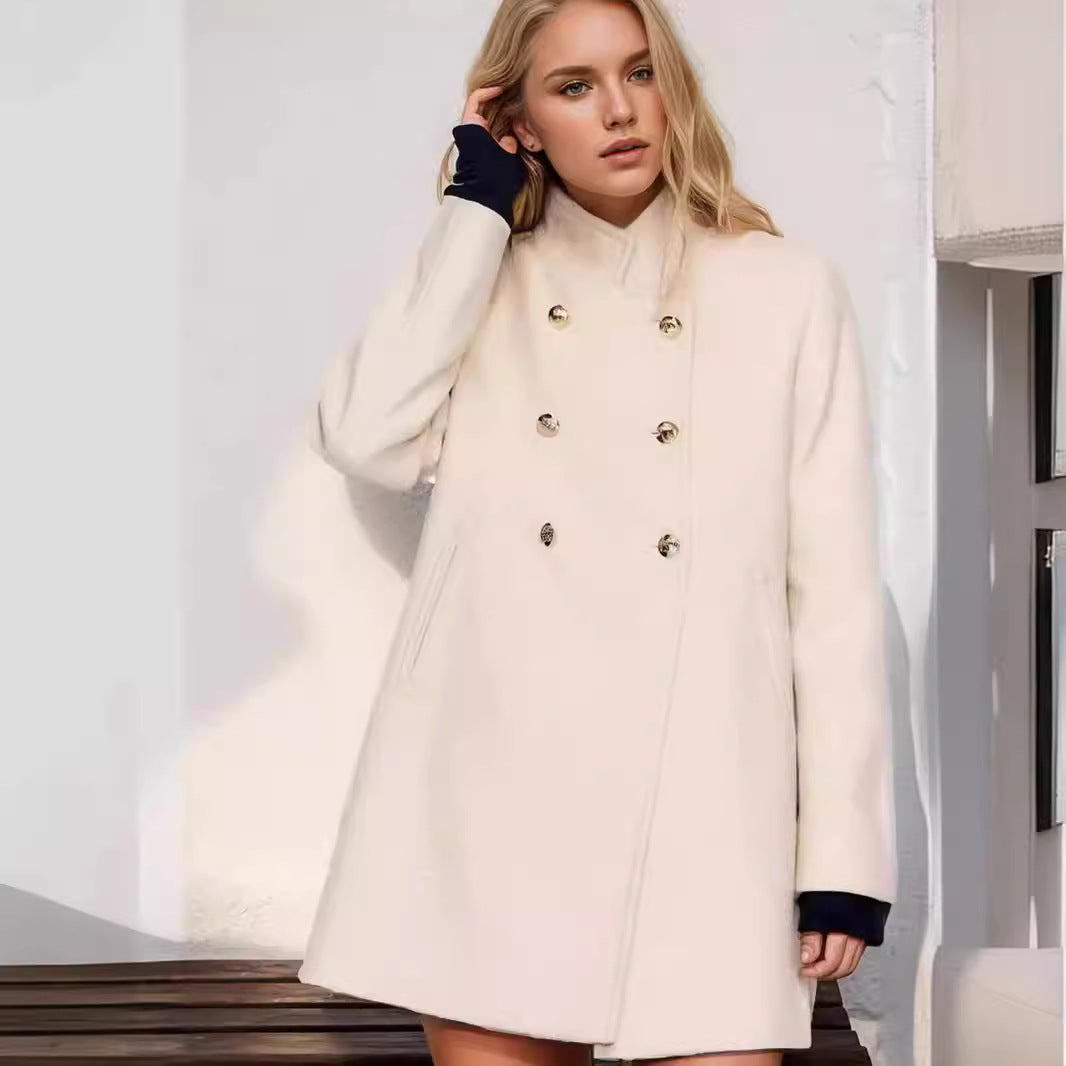 Damen Eleganter Kurz-Mantel mit doppelter Knopfreihe und seidigen Details R&B