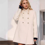 Damen Eleganter Kurz-Mantel mit doppelter Knopfreihe und seidigen Details R&B