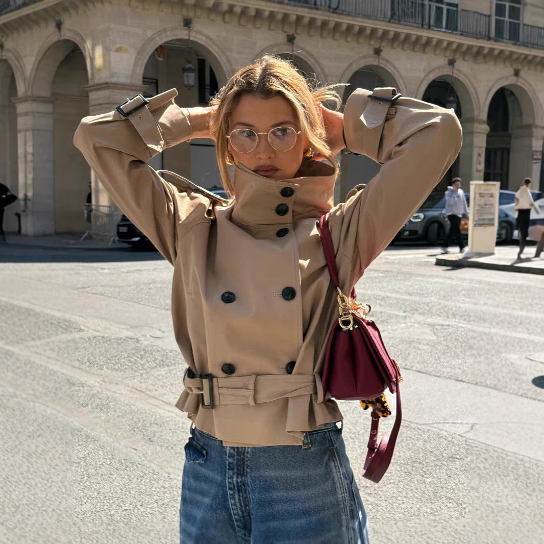 Damen modischer Trenchcoat mit innovativem Schnitt und praktischen Details R&B