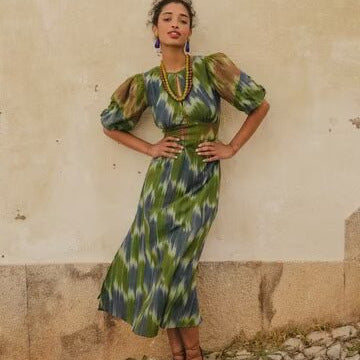 Damen Maxikleid mit eleganter Raffung und modernen Puffärmeln R&B