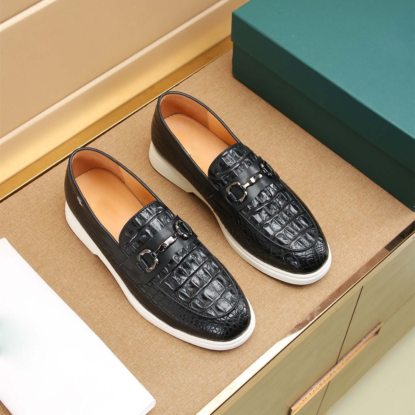 Damen Mokassin Slipper mit modischem Krokodil-Leder-Design R&B