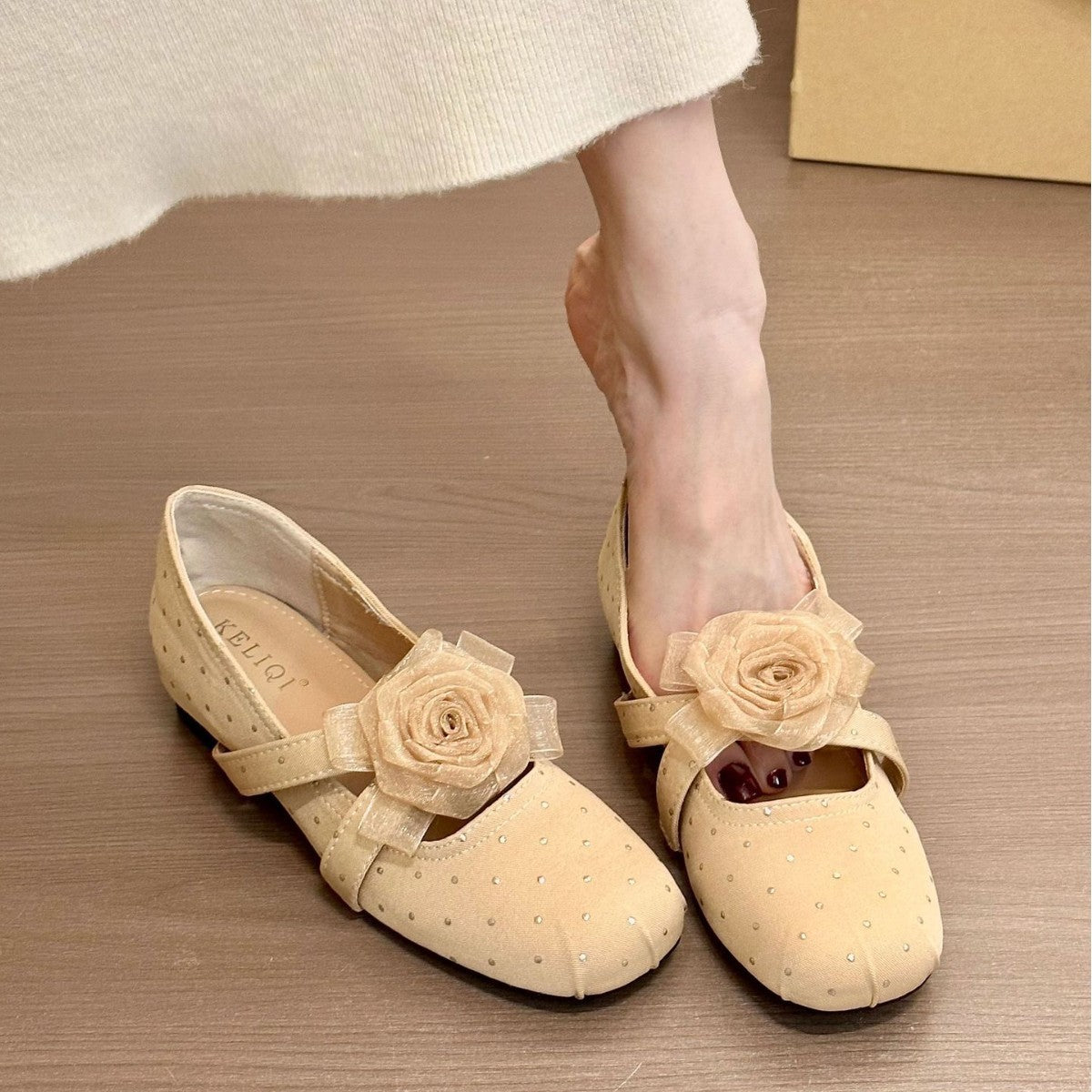 Damen elegante Ballerinas mit dekorativen Blütenapplikationen R&B