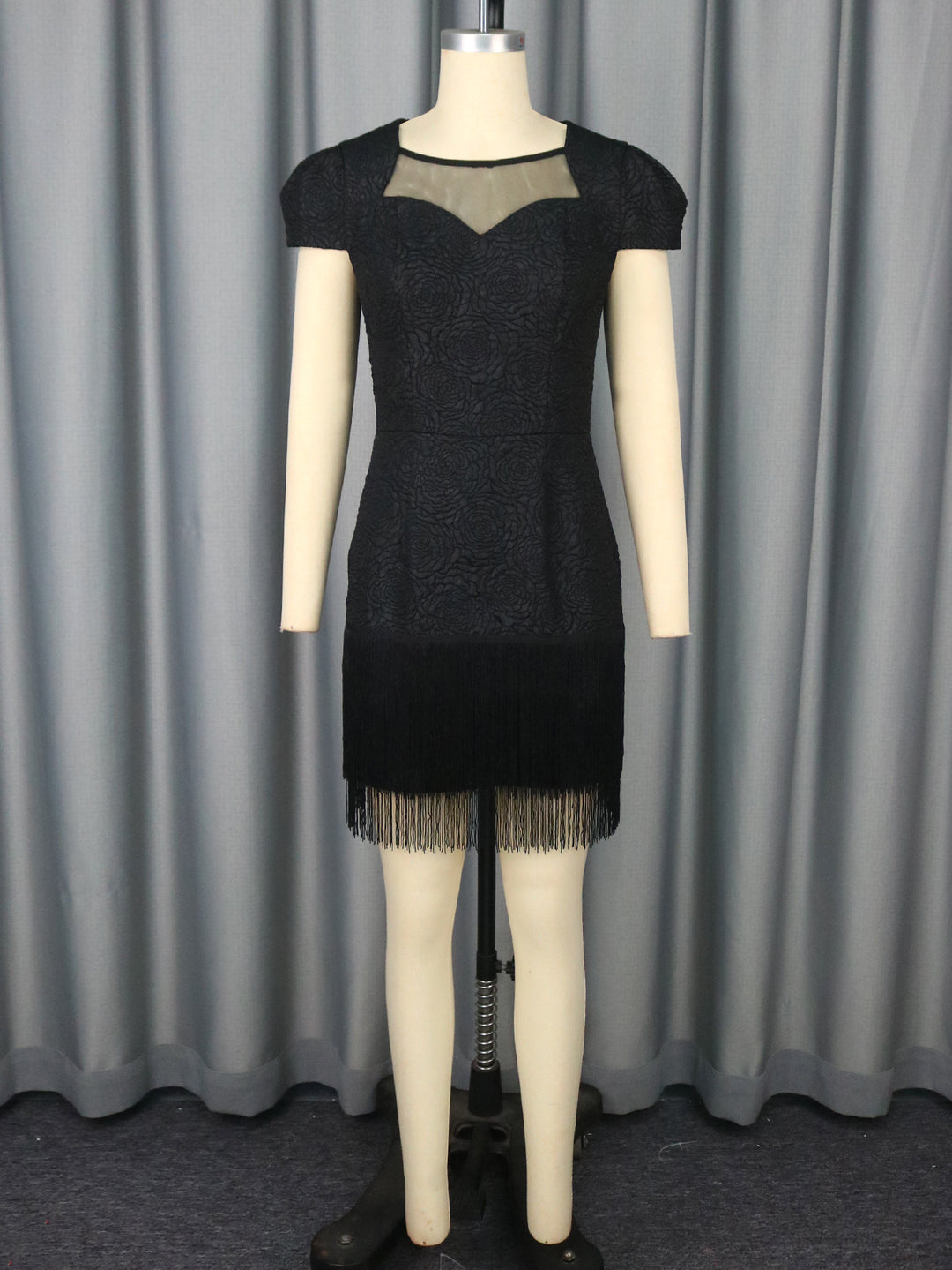 Damen Glamouröses Kleid mit Fransen und transparentem Detail R&B