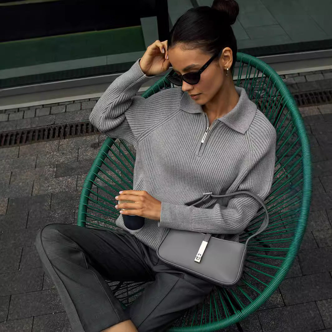 Damen Gemütlicher Feinstrickpullover mit Kängurutasche und Kragen R&B