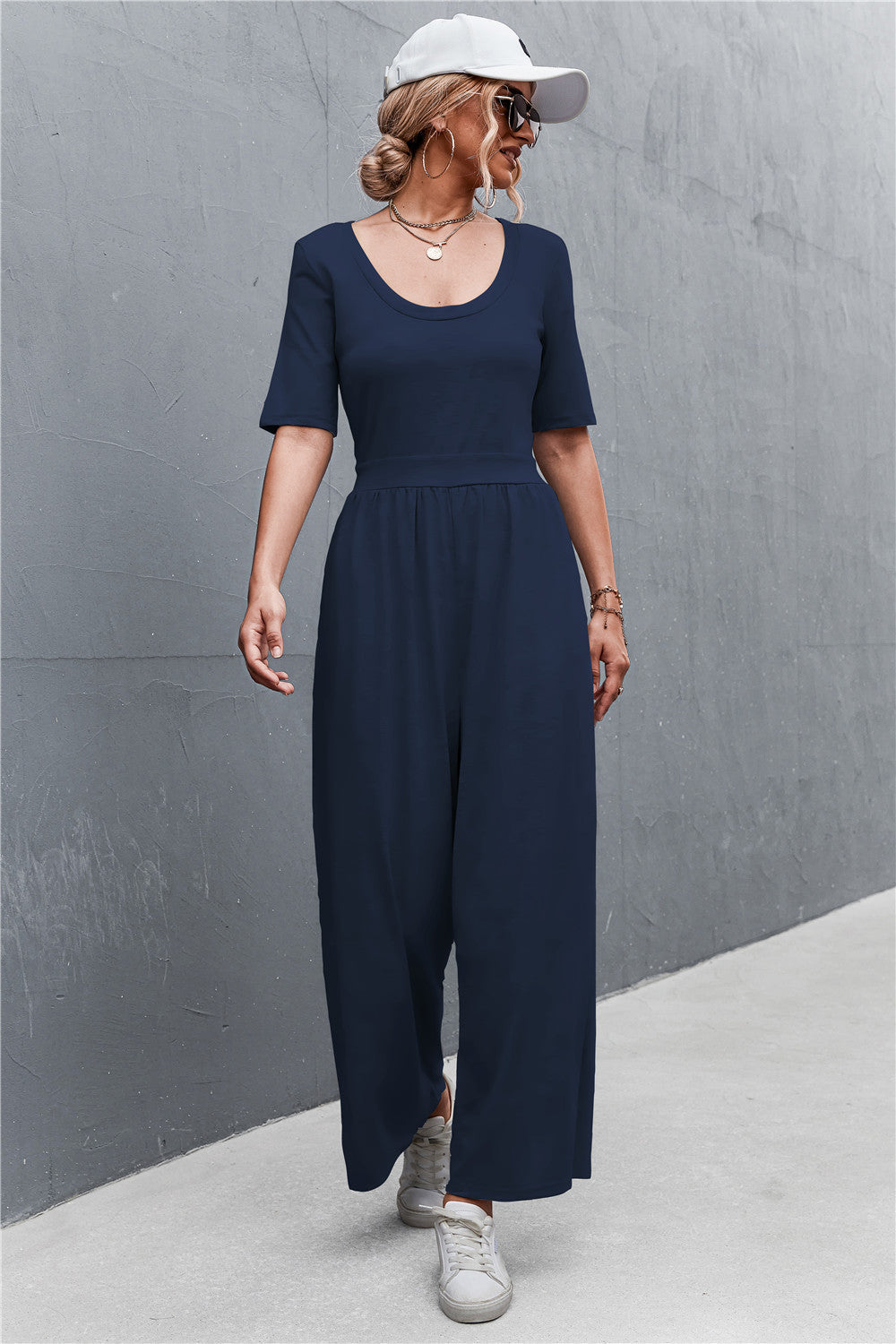 Damen Jumpsuit mit weitem Bein und elegantem Rundhalsausschnitt R&B