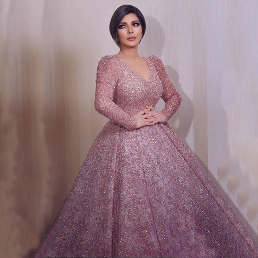 Damen Glamouröses Abendkleid mit funkelnden Applikationen und schwingendem Rock R&B