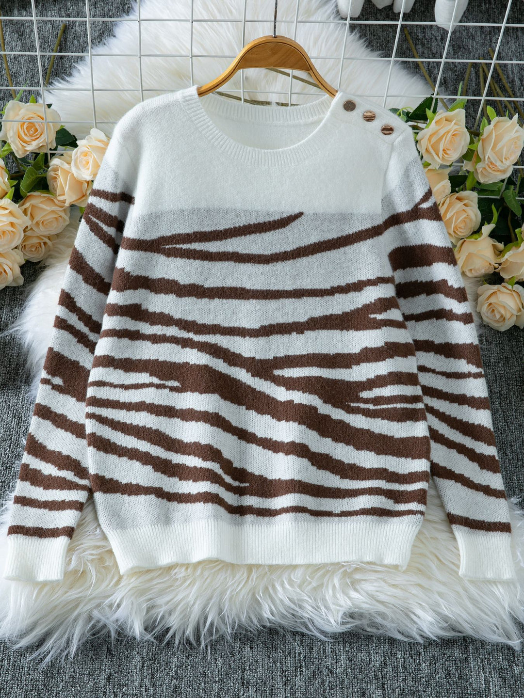 Damen gemütlicher Strickpullover mit modernem Zebrastreifen-Muster und komfortablem Schnitt R&B