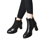 Damen Elegante Stiefeletten mit Blockabsatz und verstellbarem Riemen R&B