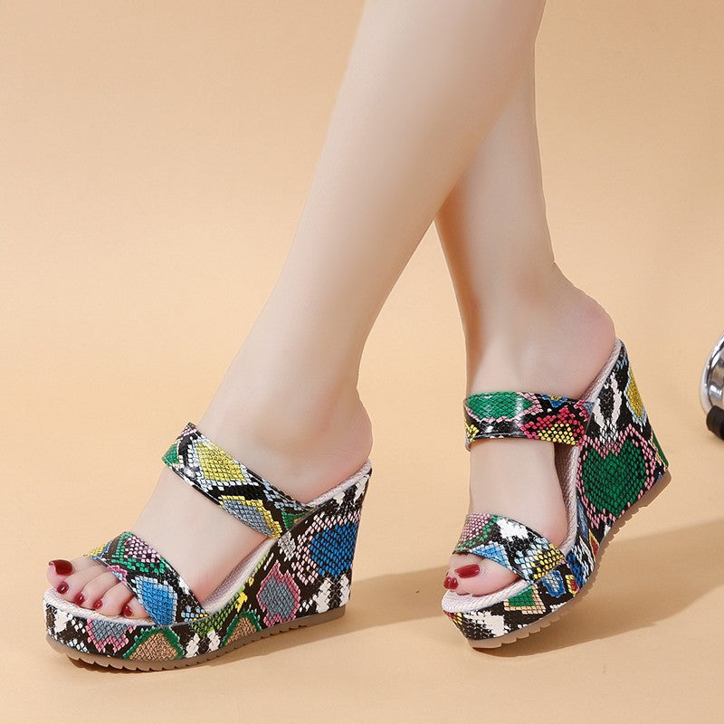 Damen Wedge-Sandalen mit schickem Schlangenleder-Design und gepolsterter Sohle R&B