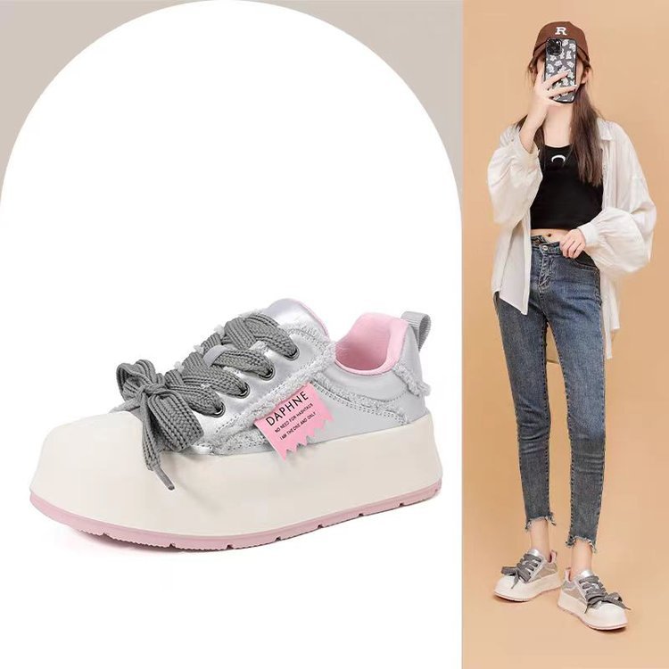 Damen Sportliche Sneaker mit atmungsaktiver Mesh-Oberfläche und innovativen Schnürdetails R&B