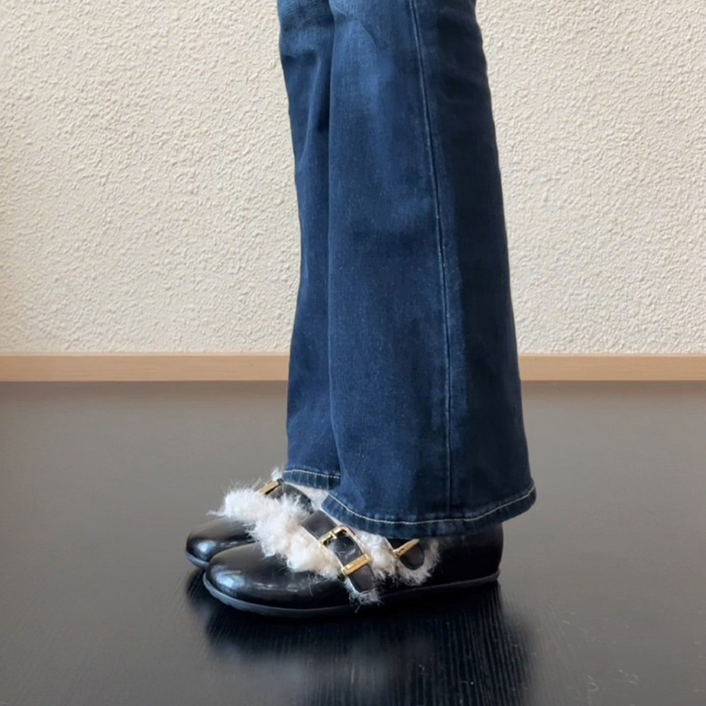 Damen modische Clogs mit kuscheligem Innenfutter und zwei verstellbaren Riemen R&B