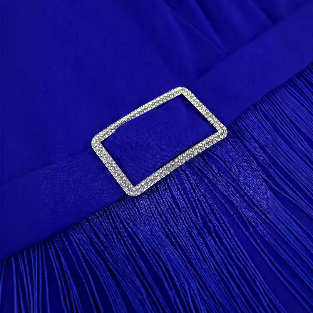 Damen Glamouröses Abendkleid mit voluminösen Rüschenschultern und Fransen R&B