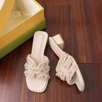 Damen Glamouröse Sandalen mit Perlenapplikationen und elegantem Blockabsatz EB