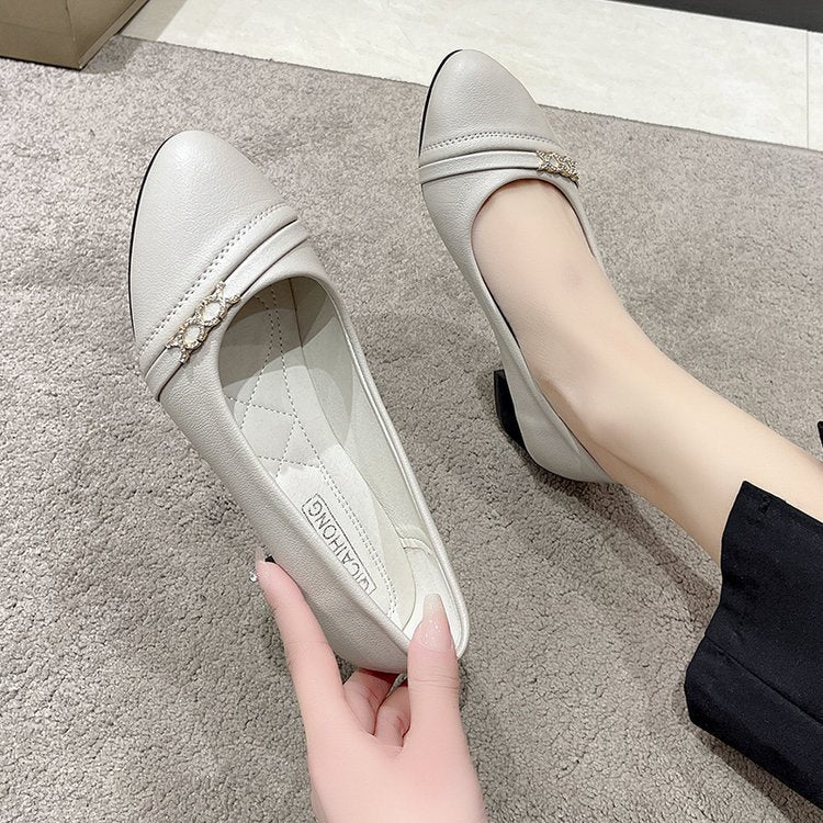 Damen elegante Pumps mit modischem Riemen und funkelndem Schmuckdetail R&B