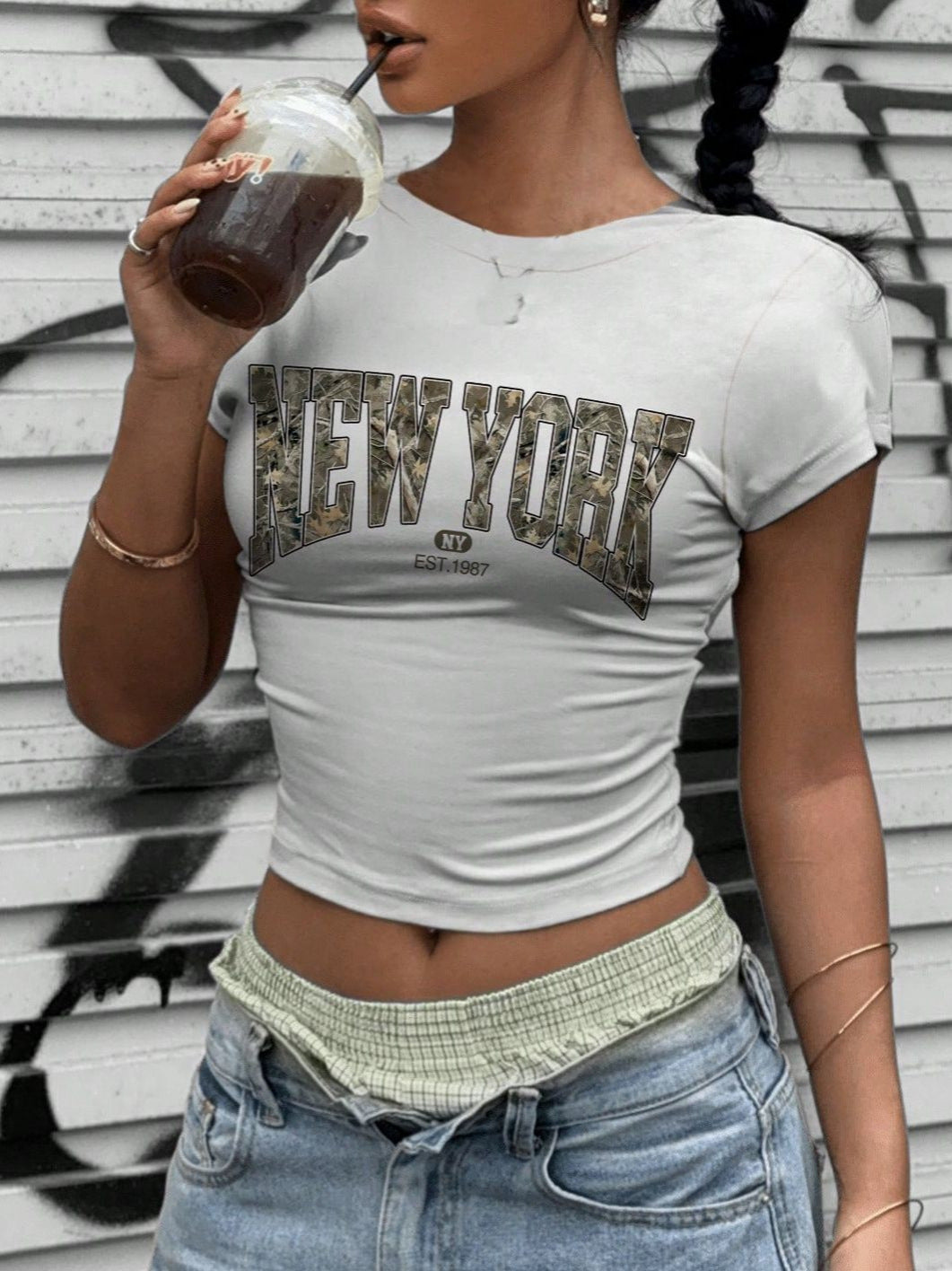 Damen Crop-T-Shirt mit auffälligem New York Grafikdruck R&B