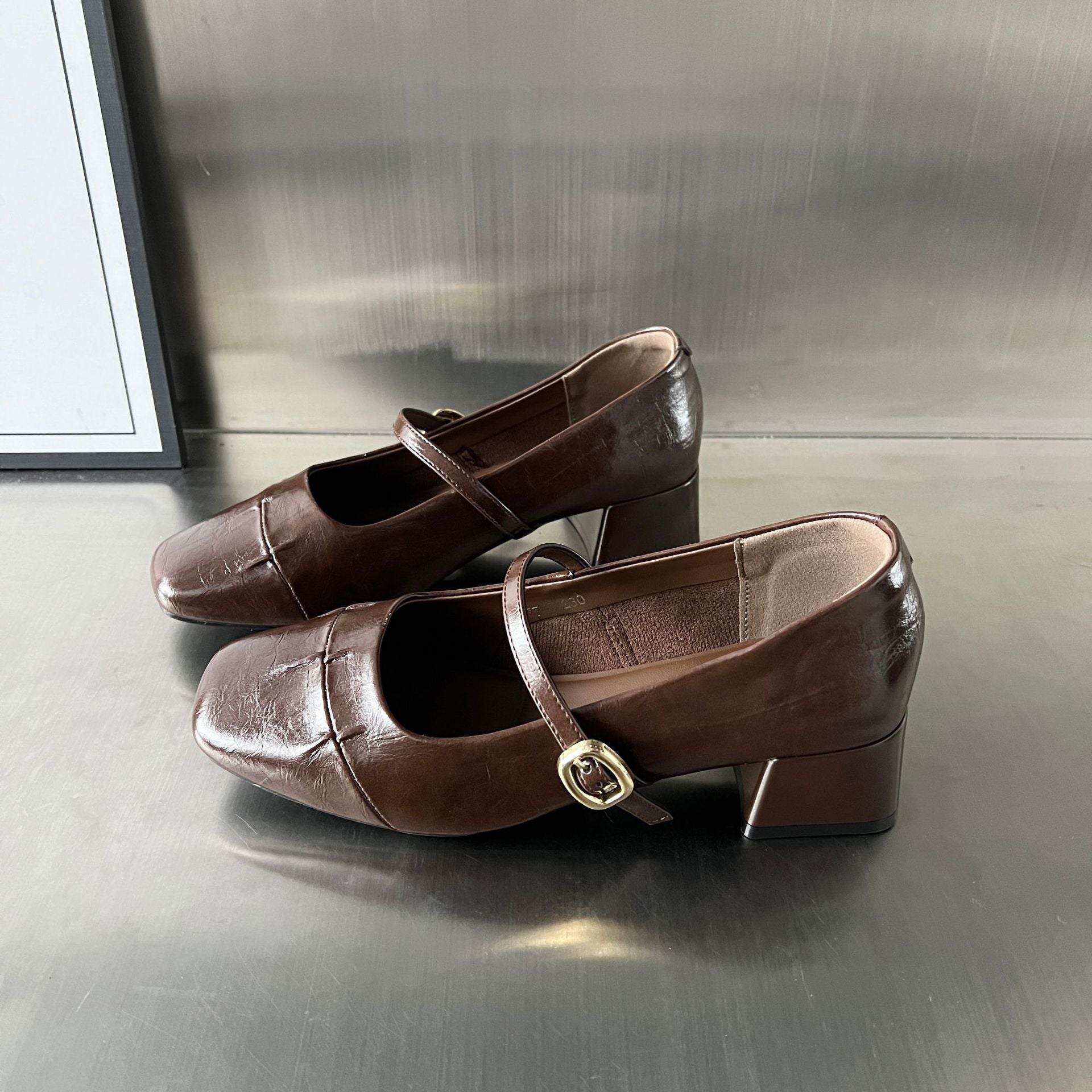 Damen Elegante Ballerinas mit dekorativem Riemen und hochwertiger Lederoberfläche R&B