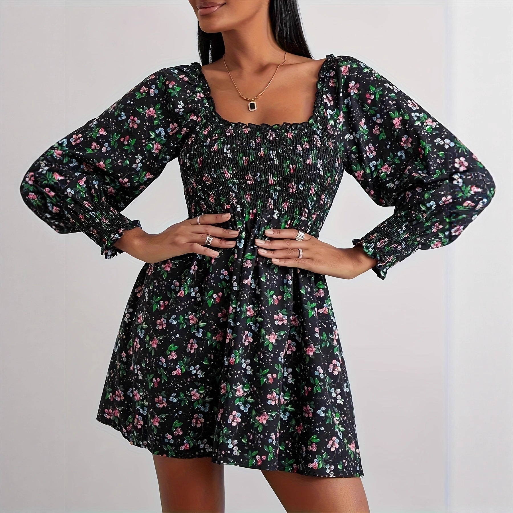 Damen Blumenkleid mit Smock-Details und schwingendem Saum R&B