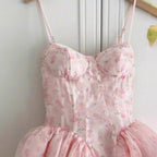 Damen Cocktailkleid mit trägerlosem Oberteil und schwingendem Tüllrock R&B