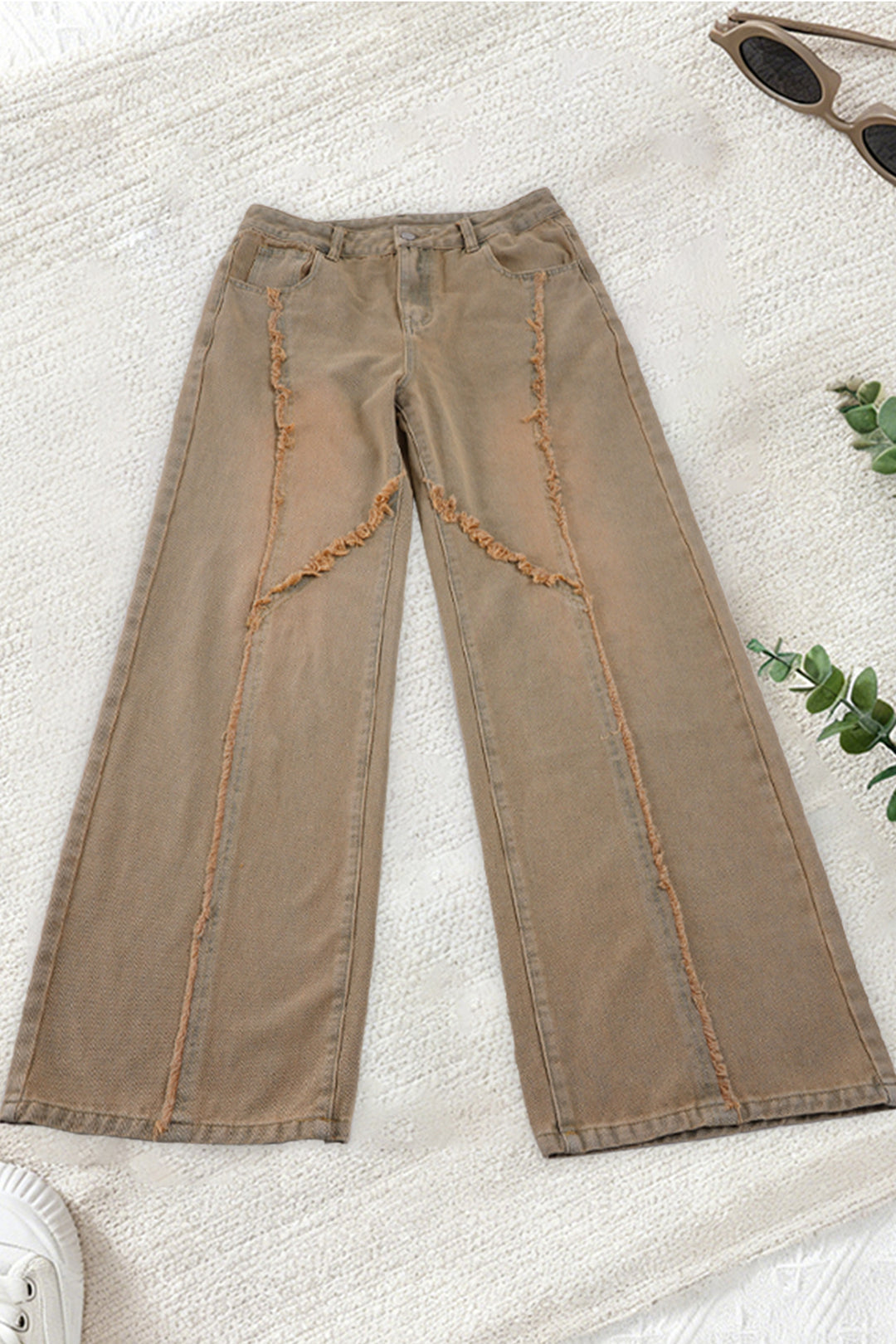 Damen weite Jeanshose mit fransigen Details R&B