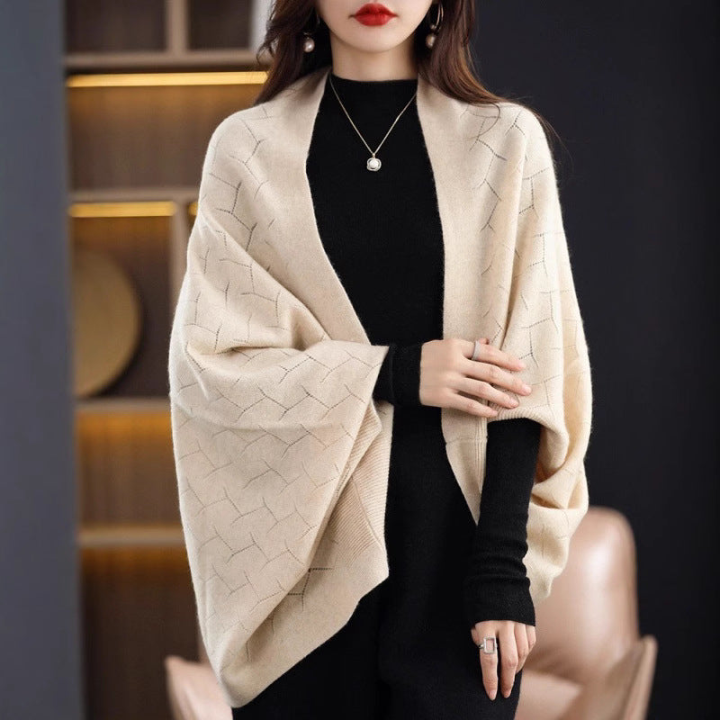 Damen Großer Strickponcho mit modernem Rautenmuster R&B