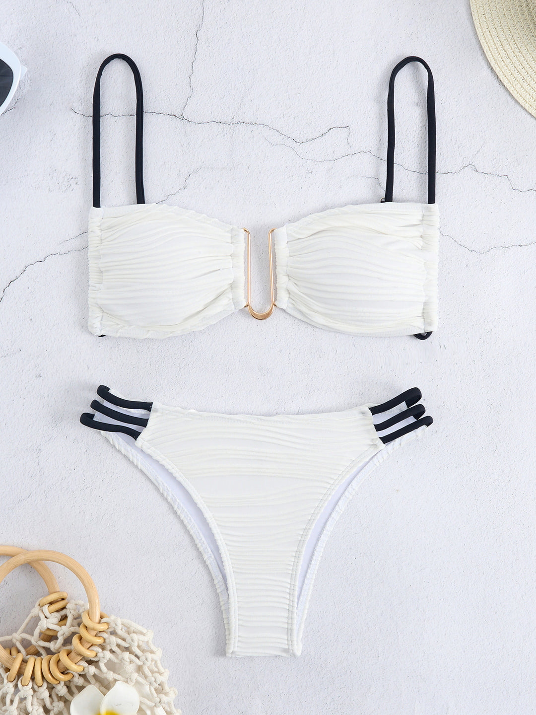 Damen Triangel-Bikini mit elegantem Raffungsdesign und modischen Trägerdetails R&B
