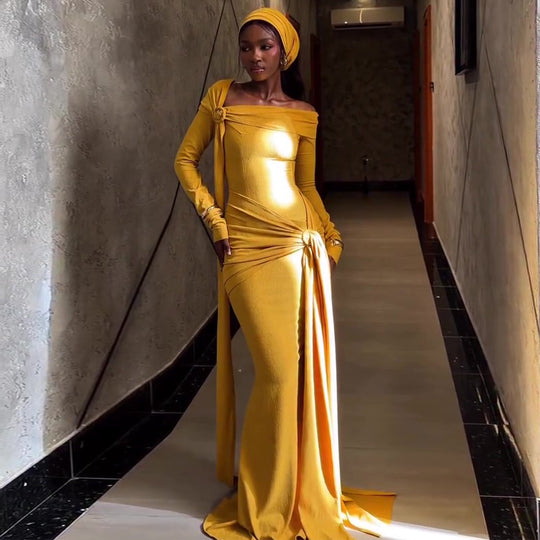 Damen Langärmliges Abendkleid mit asymmetrischem Schnitt und raffinierten Drapierungen R&B