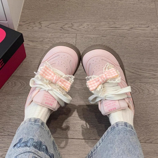Damen modische Sneakers mit floralen Applikationen und atmungsaktiver Struktur R&B
