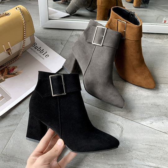 Damen nan elegante Wildlederoptik Stiefelette mit mittelhohem Blockabsatz und breitem Schnallenriemen R&B