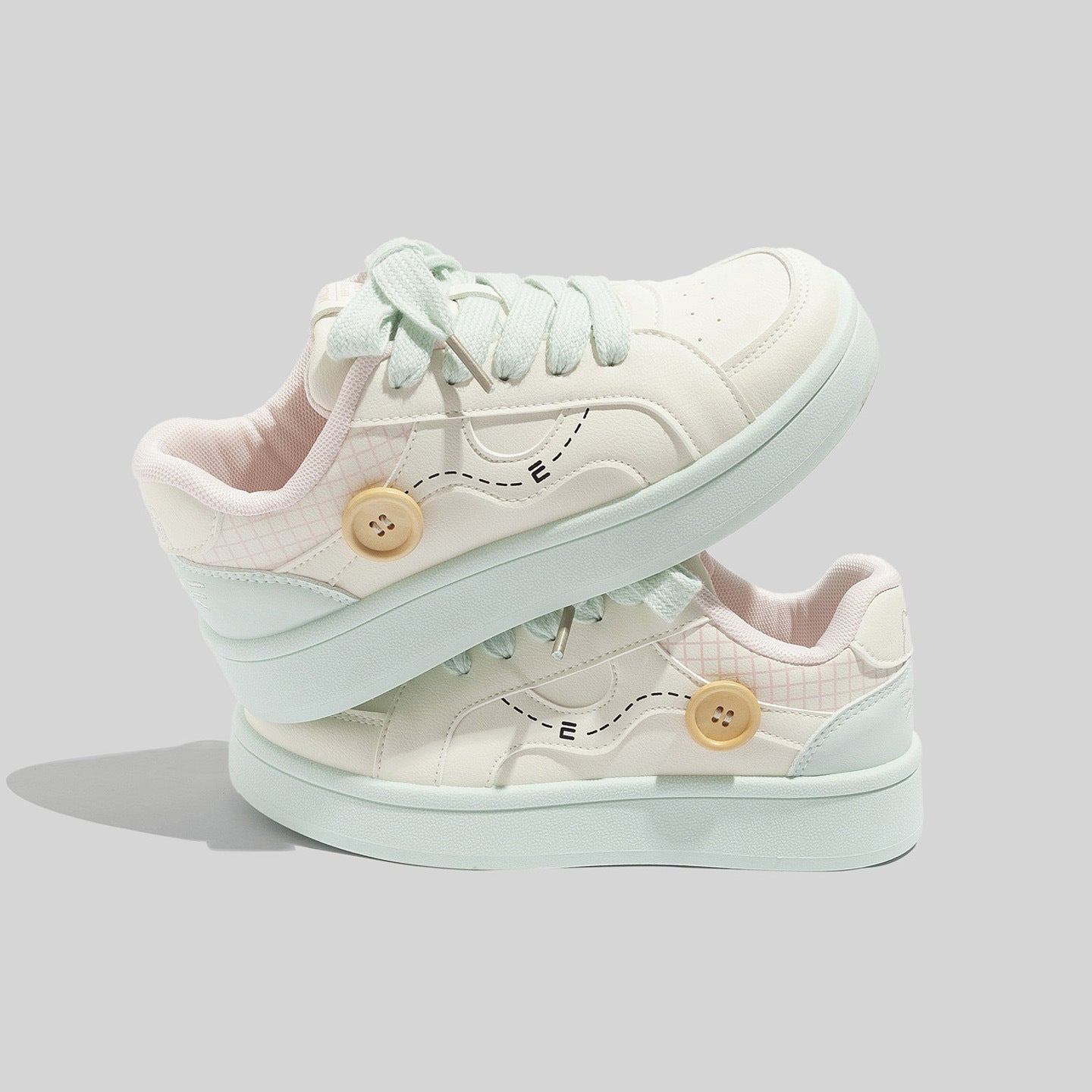 Damen Modische Freizeitschuhe mit einzigartigen Knopf-Details