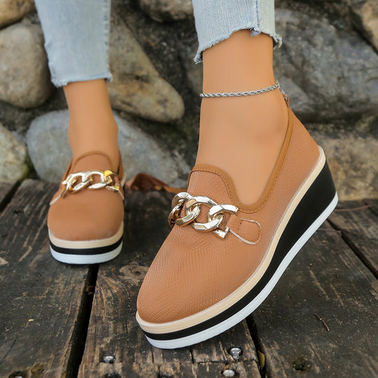 Damen Slip-On Sneakers mit stilvollem Kettendetail und Komfortsohle R&B