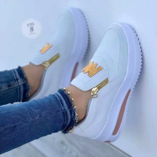 Damen Slip-On Sneaker mit goldenen Akzenten und ergonomischer Sohle R&B