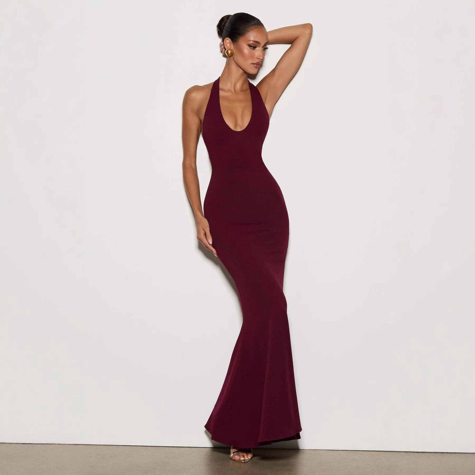 Damen Elegantes Bodenkleid mit tiefem V-Ausschnitt und figurbetontem Design EB
