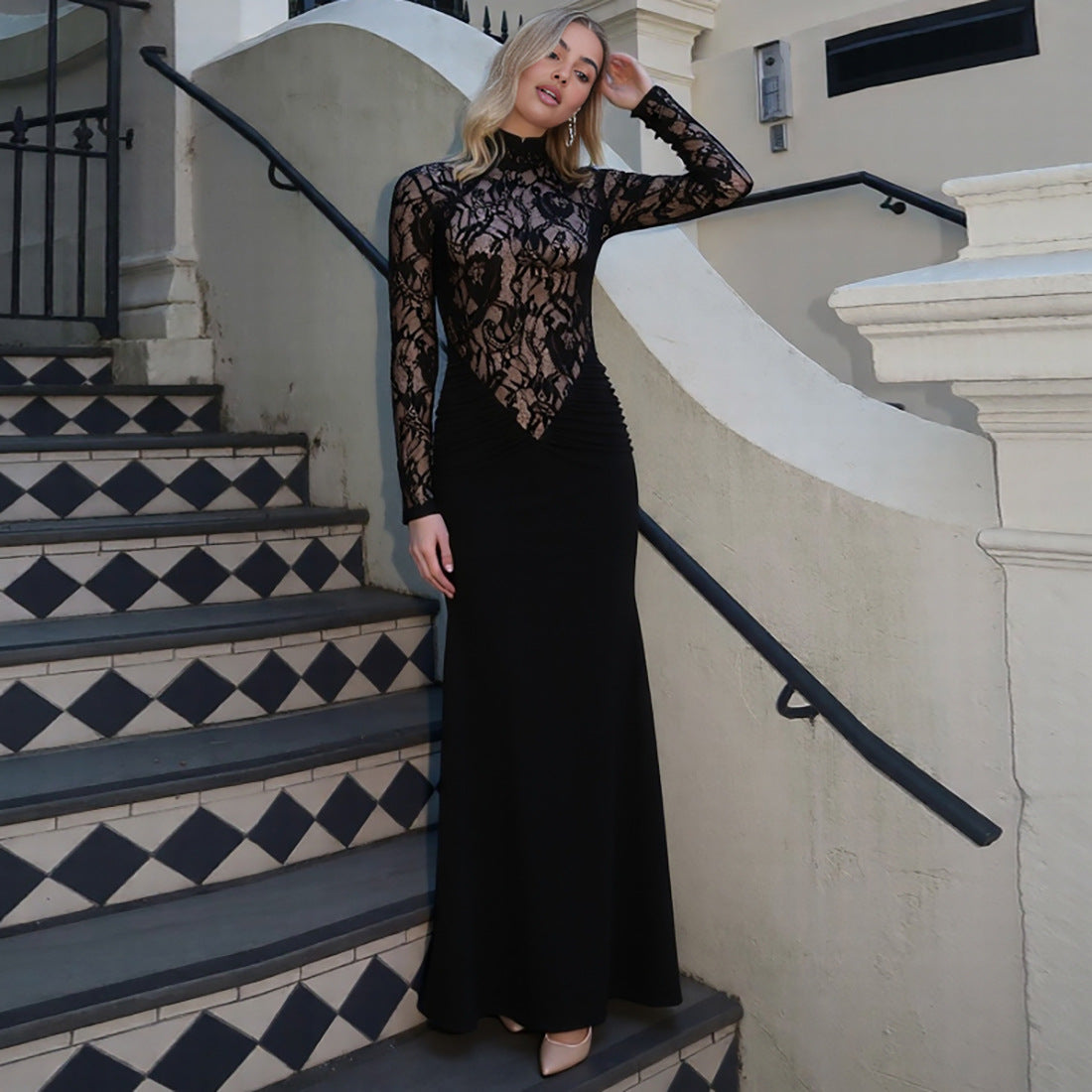 Damen Elegantes Maxikleid mit transparentem Spitzenoberteil und figurbetontem Schnitt R&B