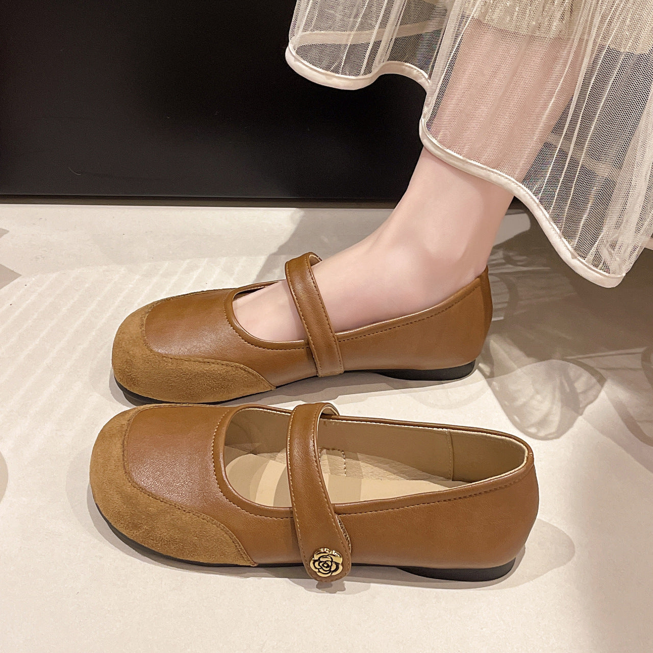 Damen elegante Ballerinas mit dekorativem Riemchen und hochwertiger Sohle EB