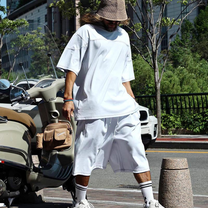 Herren lässiges Kurzarm-T-Shirt mit oversized Schnitt und komfortablen Hosen
