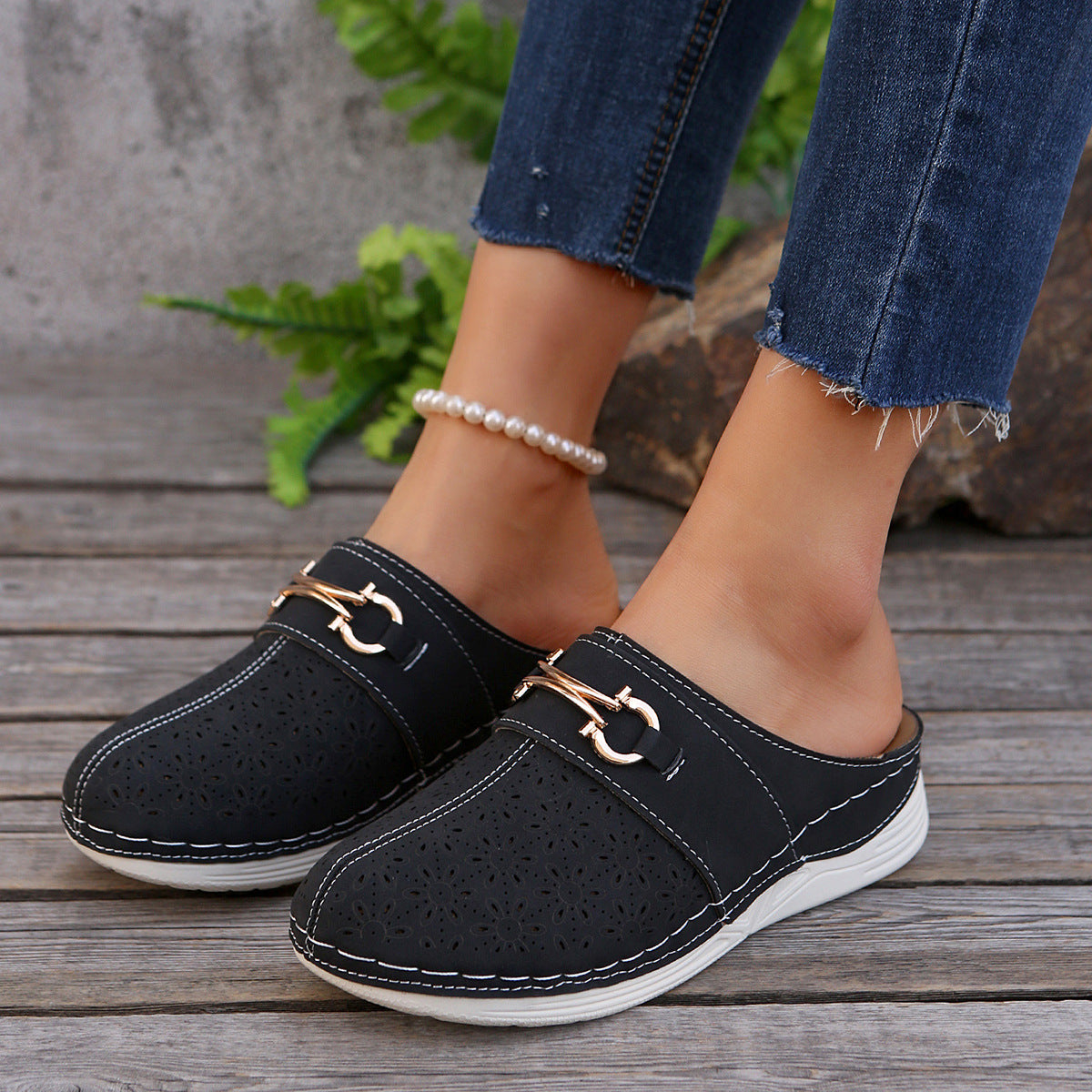 Damen Clogs mit floralem Lochdesign und komfortabler Fußbettgestaltung R&B
